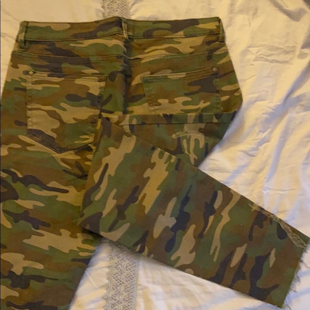 Pants - Picture 3 of 5